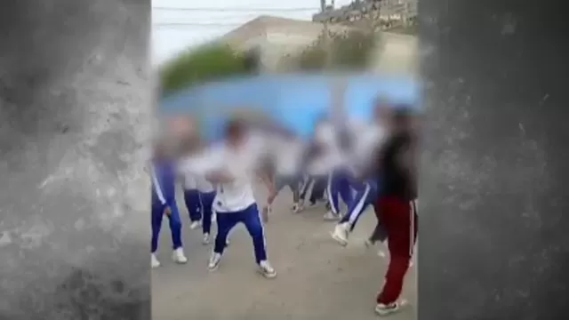 Alumnos protagonizan pelea en los exteriores de colegio en Comas