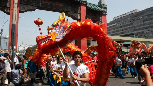 Año Nuevo Chino: la calle Capón lo celebra con coloridos dragones danzantes