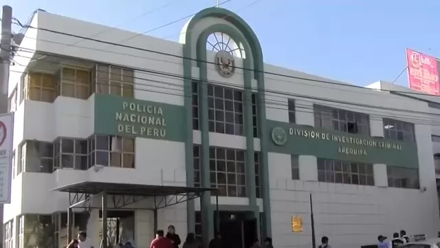 Arequipa: Escolar es acusado de intentar estrangular con una correa a su compañero dentro de colegio