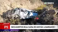 Arequipa: Seis muertos tras caída de miniván a Barranco