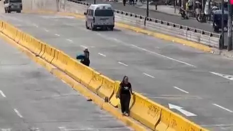 Ate: Ciudadanos arriesgan sus vidas por no usar puente peatonal