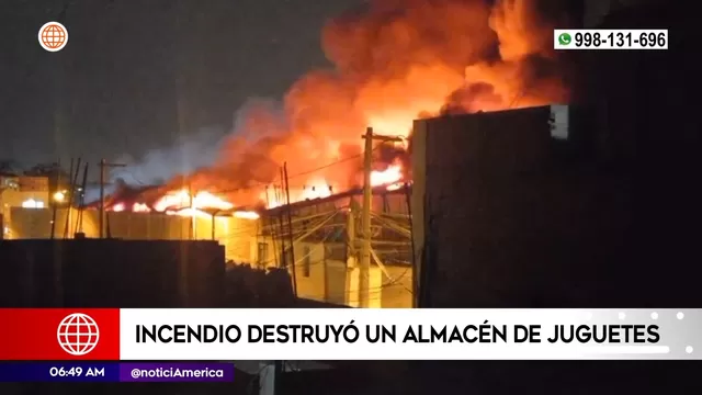 Barrios Altos: Incendio destruyó un almacén de juguetes