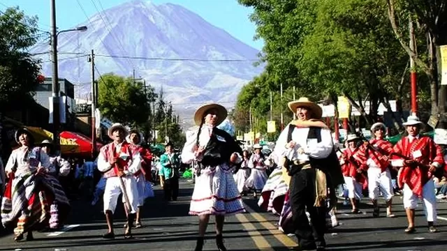 Los danzarines cancelaron su tradicional paso por el Corso de la Amistad. Foto referencial: Radio San Martín