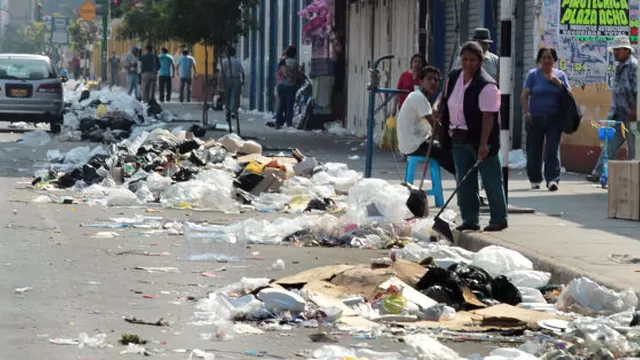 Centro de Lima: recogen toneladas de basura tras celebraciones de Año Nuevo