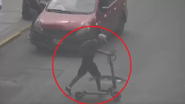 Cercado de Lima: Captan a ladrón llevándose un scooter