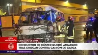 Cercado de Lima: Conductor de cúster quedó atrapado tras chocar contra camión de carga