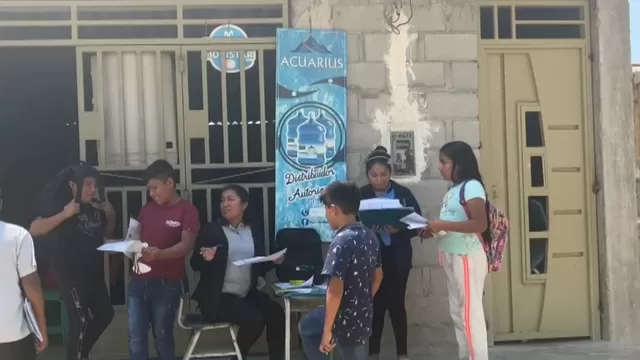 Chiclayo: Escolares estudian en parque por demora de entrega de colegio