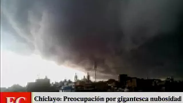 Nubes oscuras sorprendieron a residentes en Chiclayo
