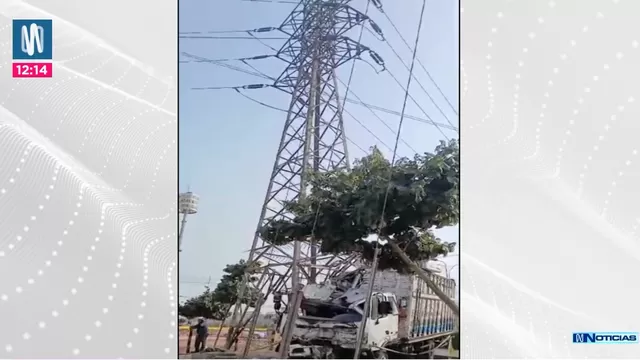 Cinco distritos de Lima sin luz tras choque de camión contra torre de alta tensión