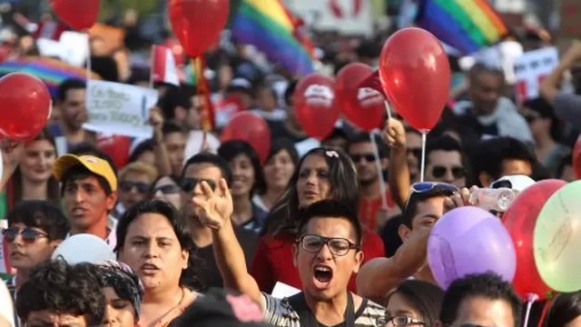 Colectivos realizan marcha a favor de la Unión Civil en el Cercado de Lima