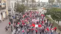 Colectivos y políticos marcharon contra el presidente Castillo
