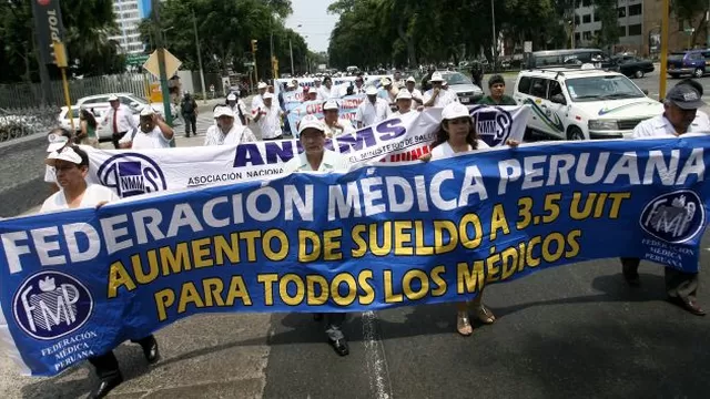 Solución a huelga médica más cerca: dirigentes y Minsa se reunieron en el Congreso