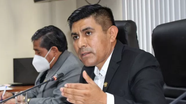 Congresista Álex Flores tras renunciar a Perú Libre: "Vladimir Cerrón está equivocado"