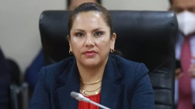 Congresista Digna Calle: "La Canciller nos mintió para que la presidenta pueda salir del país"