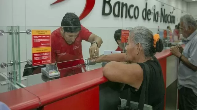 El desembolso de las remuneraciones y pago de pensiones se realiza a través de las agencias del Banco de la Nación. Foto: Andina