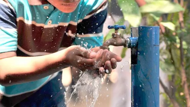 Agua potable. Foto: Radio Onda Azul