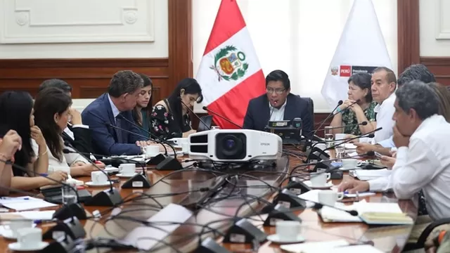 Vicente Zeballos lidera reunión multisectorial. Foto: Andina
