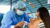 COVID-19: Más de 110 000 trabajadores de salud ya fueron vacunados con la primera dosis