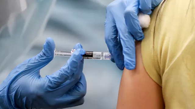 Perú recibe lote de 1 millón de dosis de la vacuna de Sinopharm