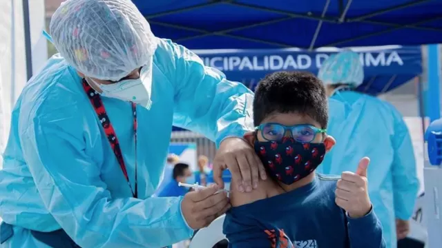 Vacunación de niños. Foto: Andina