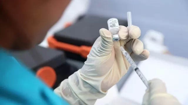 COVID-19: Vacunación a personas con VIH será en establecimientos que brindan tratamiento antirretroviral