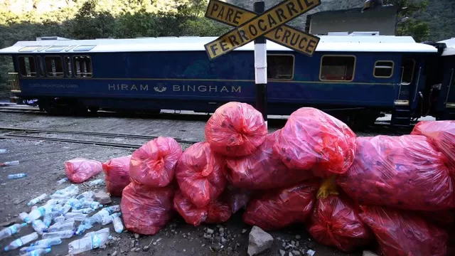 Bolsas de basura se acumulan en Aguas Calientes. Foto: archivo El Comercio