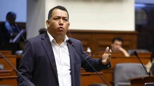 Acción Popular: Darwin Espinoza dijo que los congresistas renunciantes a la bancada deben pedir disculpas