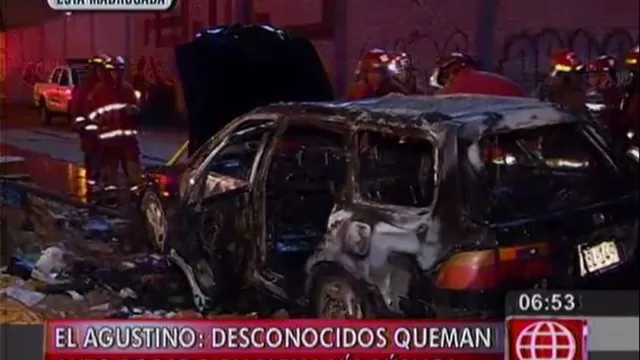 Desconocidos quemaron vehículo en El Agustino