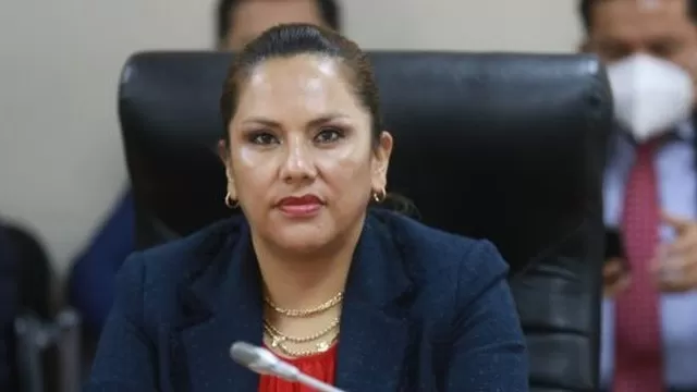 Digna Calle: Rosselli Amuruz denunció constitucionalmente a congresista y pide su inhabilitación por 10 años