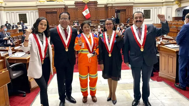 División en Juntos por el Perú por cambio de nombre de bancada