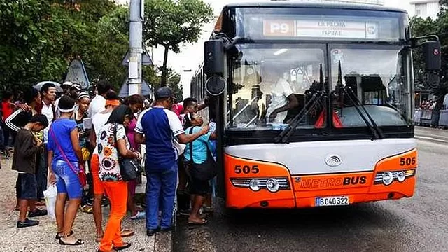 Empresa de bus que no recoja a escolares pagará más de S/80 mil de multa