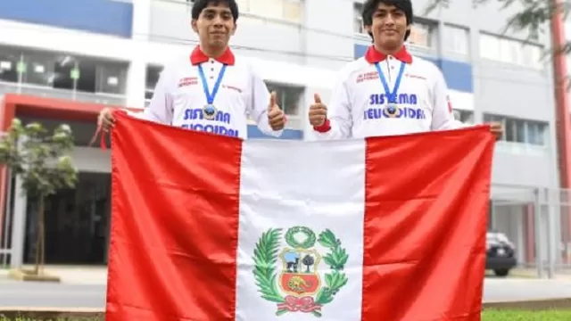 Estudiantes ganan medallas en Cuba. Foto: Andina