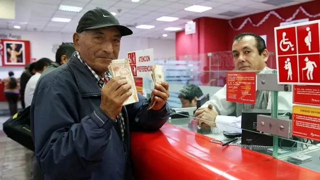 Fonavistas pueden cobrar en el Banco de la Nación. Foto referencial: Andina