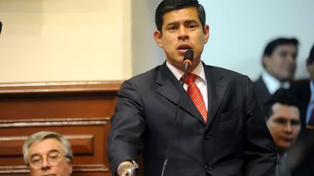 Congreso eligió a Walter Gutiérrez como defensor del Pueblo