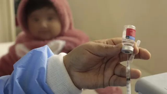 Gobierno declara emergencia sanitaria por riesgo elevado de polio y sarampión