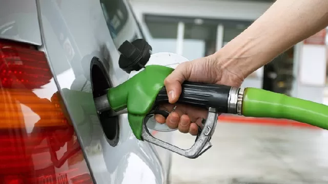 Gobierno dictó medidas para que consumidores de combustibles paguen menos