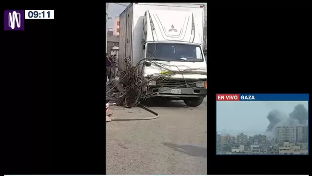 Huachipa: Camión se estrelló y derribó poste