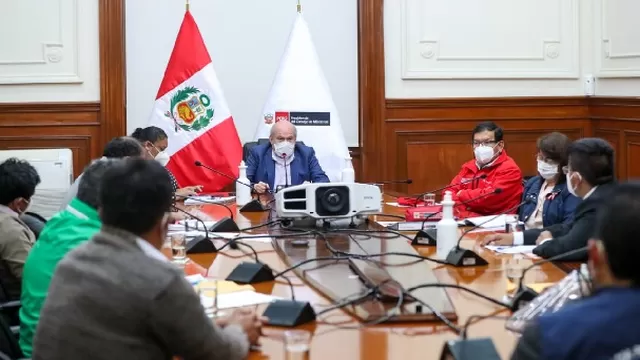 Pedro Cateriano con autoridades de la región Huánuco. Foto: PCM