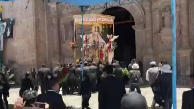 Imagen de la Virgen de la Candelaria tuvo que ser guardada en la Catedral ante presencia de manifestantes