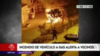 Incendio de vehículo a gas alerta a vecinos en Surco