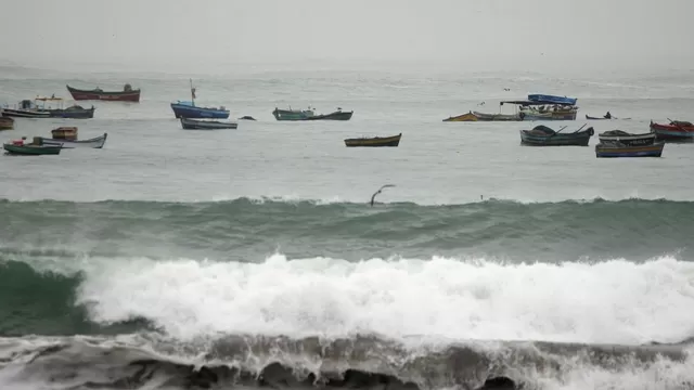 Ante esta situación, Indeci recomienda suspender las actividades portuarias y de pesca. Foto referencial: Andina