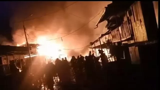 Iquitos: Incendio destruye 50 viviendas y deja varios damnificados