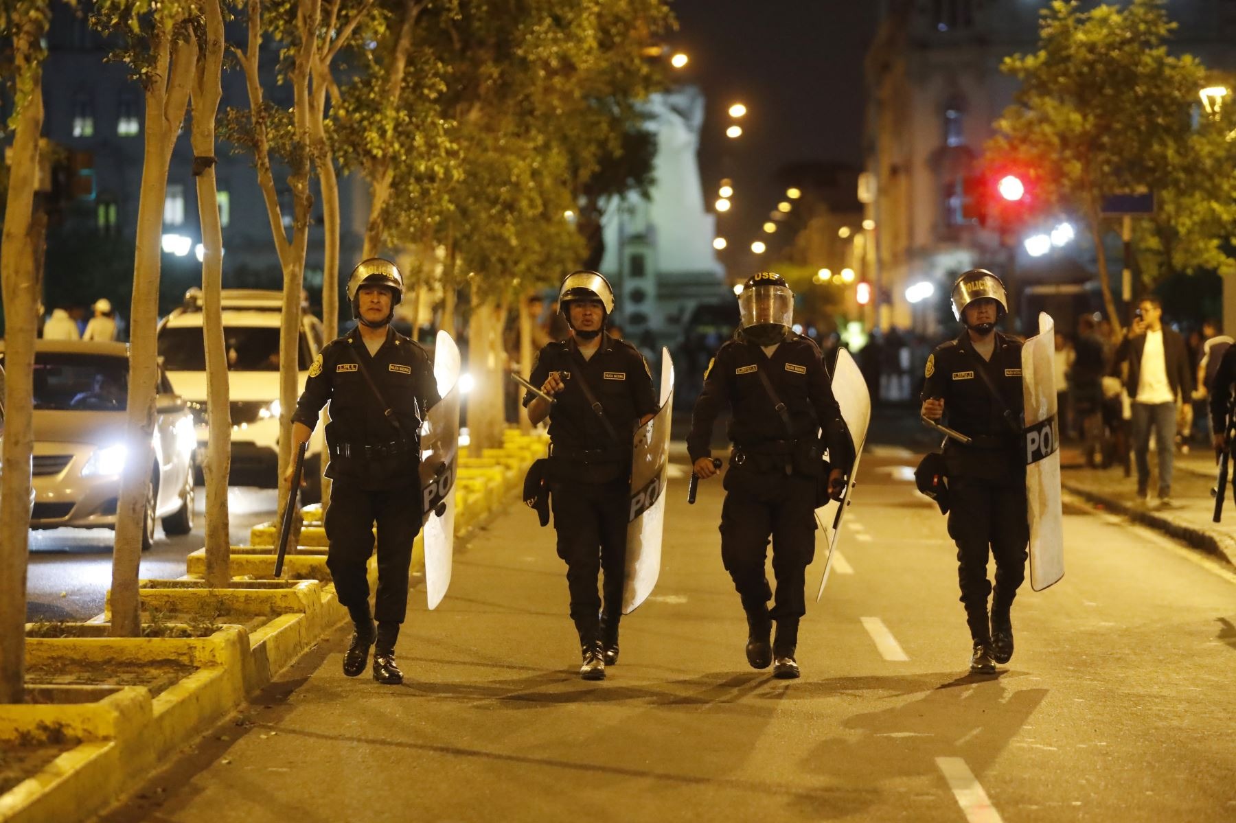 Policías durante las protestas de inicio de año en calles del Centro de Lima - Foto: Andina