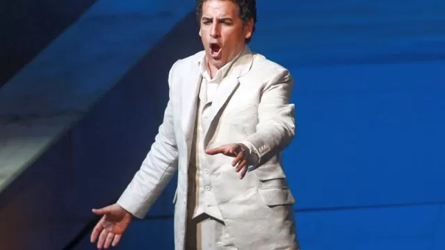 Al tenor peruano Juan Diego Flórez lo aplauden por 50 minutos en Scala de Milán