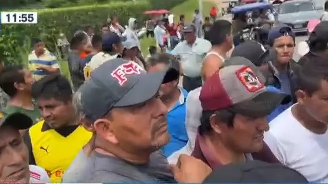 Juanjuí: Ciudadanos bloquearon carretera para exigir licitación de puente
