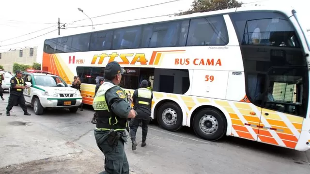 Bus interprovincial fue atacado con bomba molotov. Foto referencial: Andina.