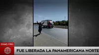 La Libertad: Policías y transportistas festejan tras la liberación de vías