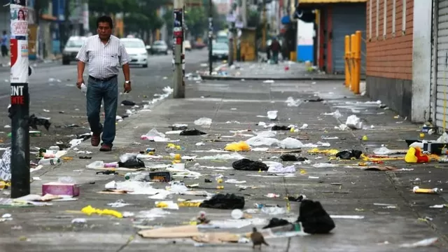 Toneladas de basura fueron recolectadas en el centro de Lima tras Año Nuevo. Foto: El Comercio.