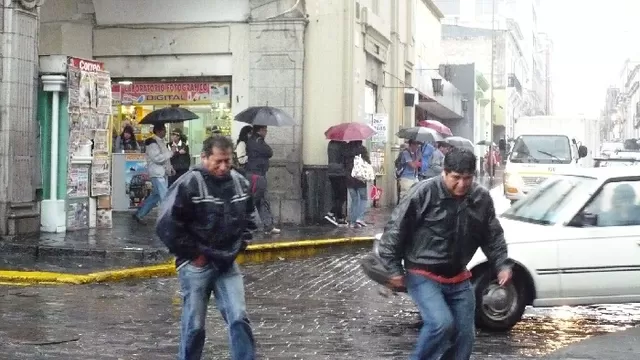 Lluvias en Arequipa causan aniego en calles y daños en viviendas / Foto: Andina