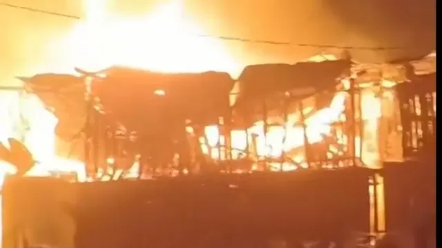 Loreto: Incendio en la ciudad de Requena dejó varias familias damnificadas